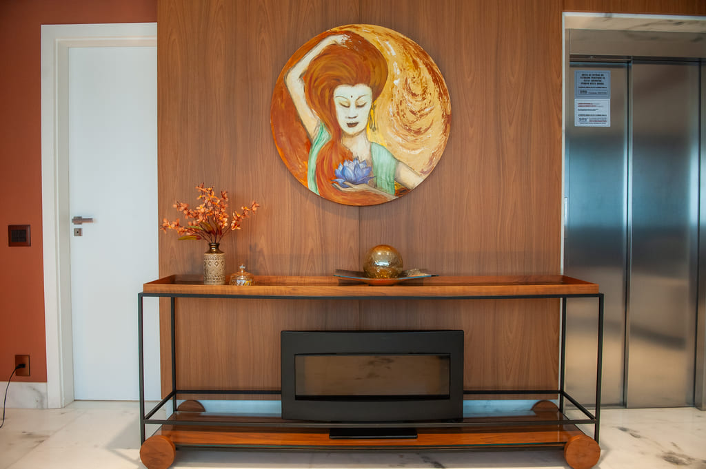 Sala com decoração no estilo Japandi no apartamento reformado na Savassi, Belo Horizonte, projeto realizado pela Mazí Construtora.
