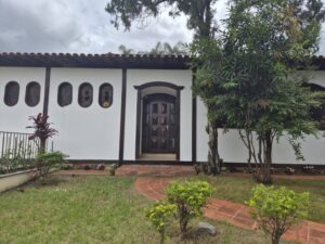 Fachada do prédio principal na reforma e ampliação do Colégio Alta Vista