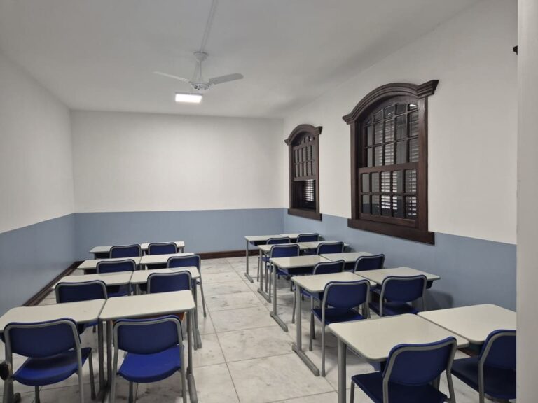 Sala de aula reformada na ampliação do Colégio Alta Vista